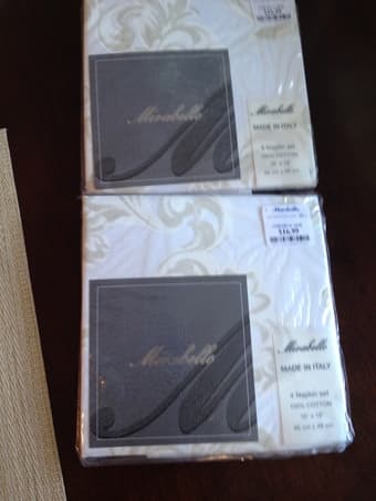 Formal dining cloth napkins & mats 1