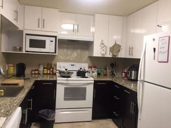 Palo Alto/Near Stanford master bedroom in 2BR/2BA apt 两室两卫主卧9月起招租share 2