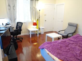 Mater bedroom with private bath in Palo Alto 1