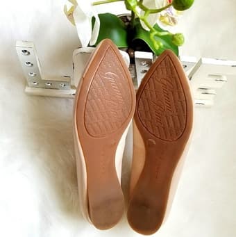 stylish Gianni Bini nude two-toned flats, worn only twice 2