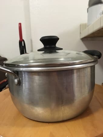 5qt Pot for sale, great condition $10 1