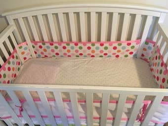 Graco Convertible Crib- Full Set 1