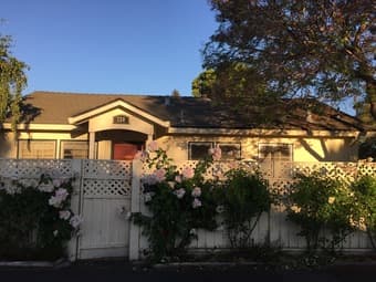 Charming House - 2 Rooms avail - quiet street, great deck, great loc. 1