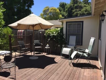 Charming House - 2 Rooms avail - quiet street, great deck, great loc. 2