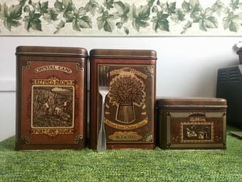 VINTAGE DESIGN TINS 2