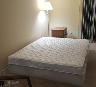 Queen mattress + box for sale in Palo Alto 2