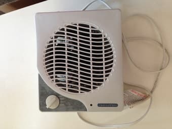 Fitness ball set 55cm (健身球), heating fan （加热扇），trash can(垃圾桶), 电脑锁 2