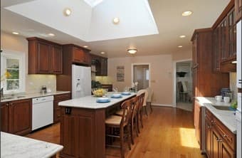 Share Beautiful 4 Bedroom House in Saratoga 3