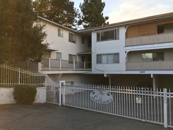 Mountain View 2B/1.5B两层公寓独立客厅出租（女士） 3