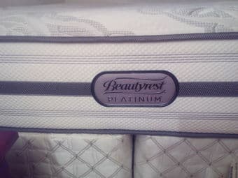 AMAZING DEAL: EXCELLENT QUEEN MATRESS BEAUTYREST PLATINUM 1