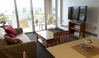 1BR Apartment in EV for September 1