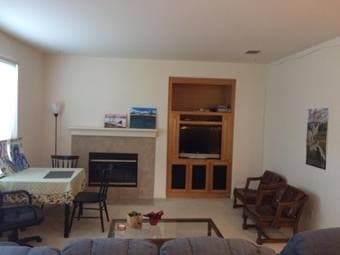 Single bedroom in 2 story house 3