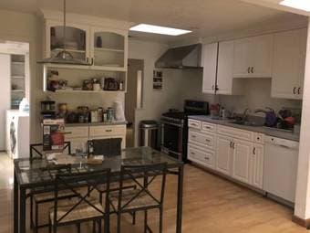 1BR room available in a 4BR Apt in Palo Alto 2
