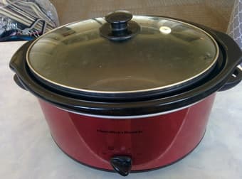 Moving sale - blender, fans, hangers, trash cans and more! 2