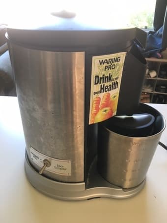Moving sale: Waring Pro Health Juice Extractor 1
