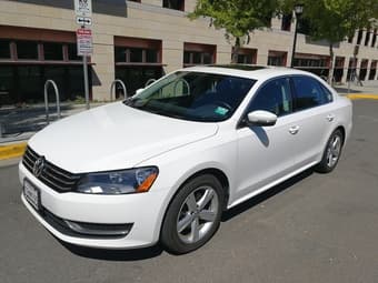 2013 VW Passat 2.5 SE white (low mileage: 25k) 1