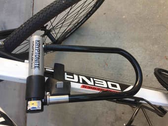 Selling A GMC Denali 700c Men's Road Bike (Black & White) 3