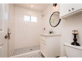 Newly renovated 1BR/1BA house w/backyard, 20 min from campus 3