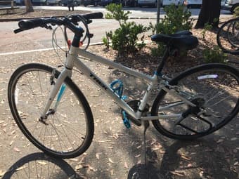 Like-new 2015 Trek FX 7.2 bike 2