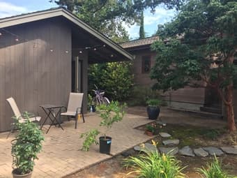 1BR in a light-filled 2BR house in Palo Alto, on the edge of campus! 3