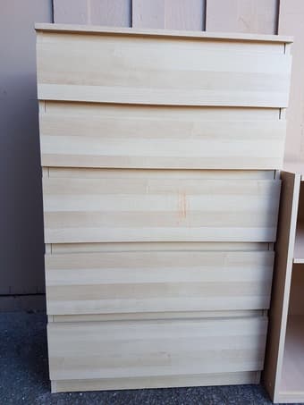 Dresser 1