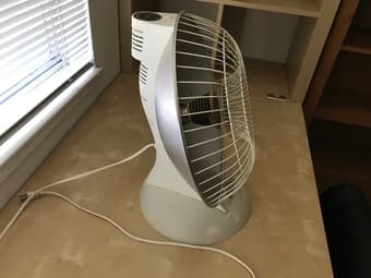 A heating fan 2