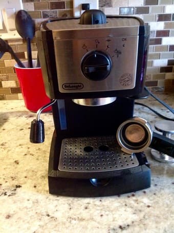 Delonghi Coffee and Cappuccino Machine 1
