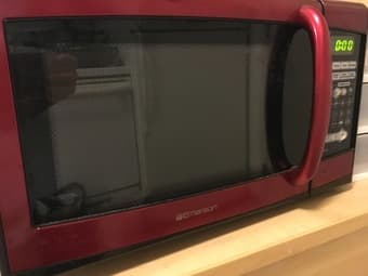 Emerson microwave 2