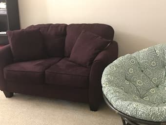 Beautiful plum couch in excellent condition - San Mateo 1