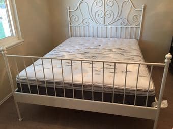 Queen Size Mattress (Extra Firm, Used only three months) 新床垫 1