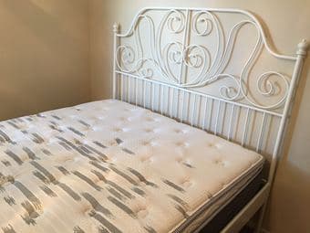 Queen Size Mattress (Extra Firm, Used only three months) 新床垫 2