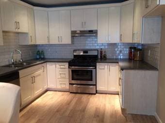 Lovely 2 Bed 2 Bath (plus den) House with Stunning Views of Bay 2