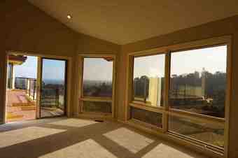 Large Master Bedroom in Huge Shared House with Balcony & Heated Pool 3