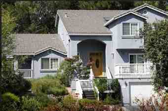 Private Entrance Bedroom w/ 2 Windows in Large Shared House, Backyard! 3
