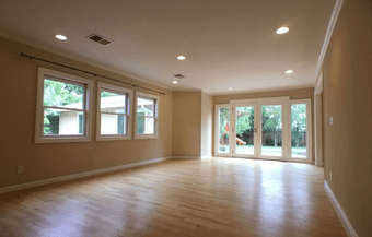 Nice-sized Room with 2 Desks, Window Seat - great to work from home! 3