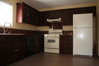 Private Executive Cottage for rent in West Atherton 3