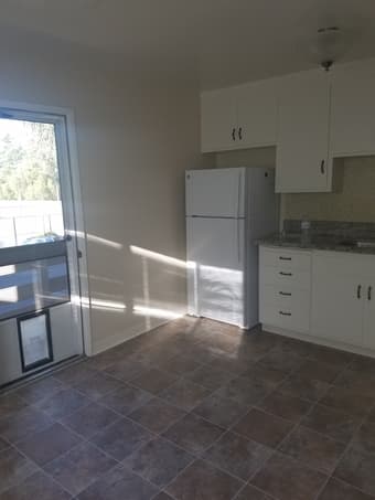 Large room in spacious, sunny 2bd, 10min bike to Stanford, avail. now 1