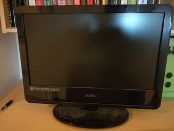 Vizio 19-inch 720p LCD HDTV 1