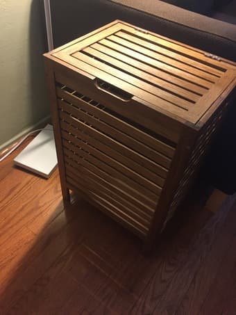 Classic wooden laundry hamper 1