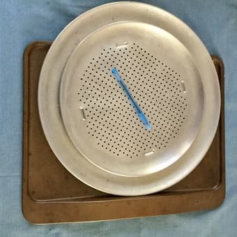 PIZZA TRAYS AND COOKIES SHEET 1