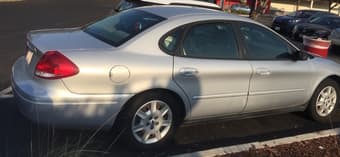 2006 Ford Taurus SE family car - $2980 1
