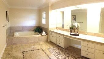 Enormous Master BR w/ Private Bath, Walk-in Closets 3