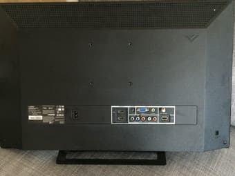 Vizio flatscreen 24 inches 3