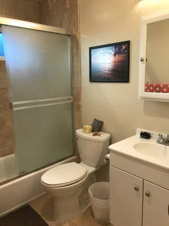 $1675 Room in Newly Remodeled Apt - September 15th or October 1st 2