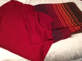 2 x fleece blankets / throws 1