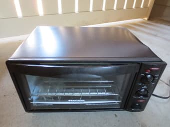 FS: Black and Decker Toaster/Broiler Oven 1