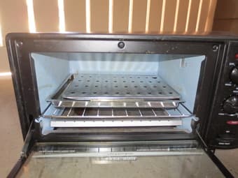 FS: Black and Decker Toaster/Broiler Oven 3