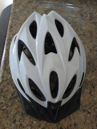 Nice nearly new bicycle helmet 2