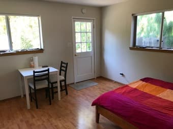 On-campus studio apartment, available Oct 1 1