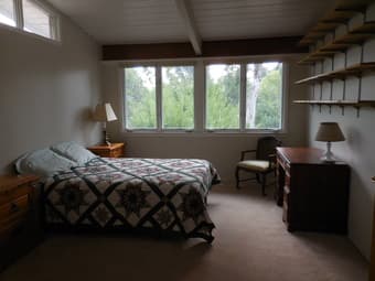 Master bedroom with private bathroom in home 3 miles from Stanford 2